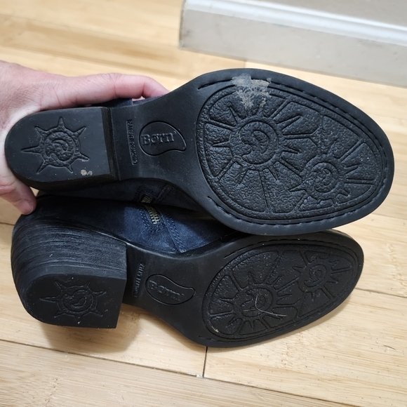 Born Navy Blue Heeled Ankle Boots Booties Women's 8 M Zip Up Side Almond Toe EUC - Picture 10 of 13